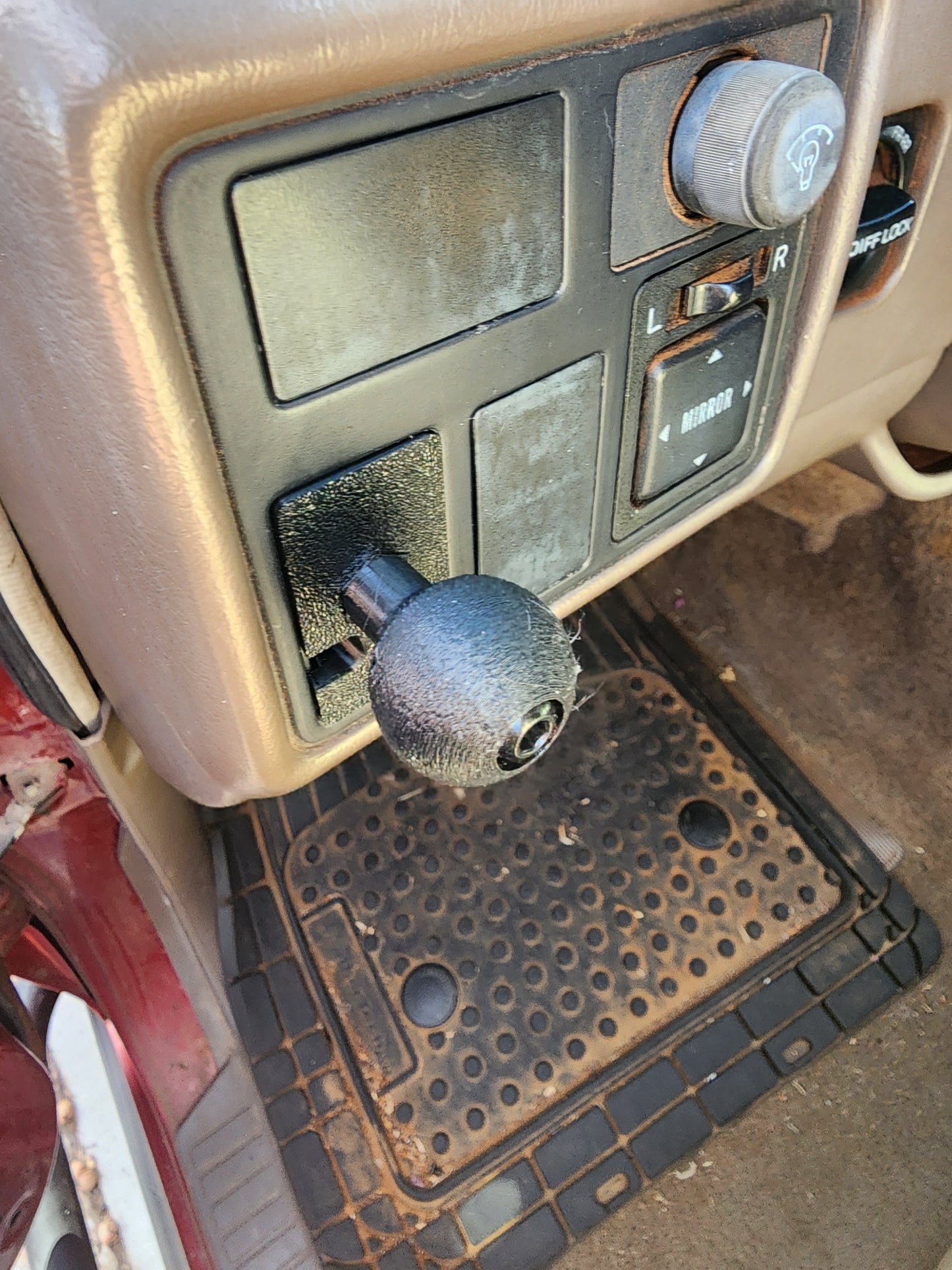 Toyota Land Cruiser Ram Ball Switch Mount for Phones and Accessories